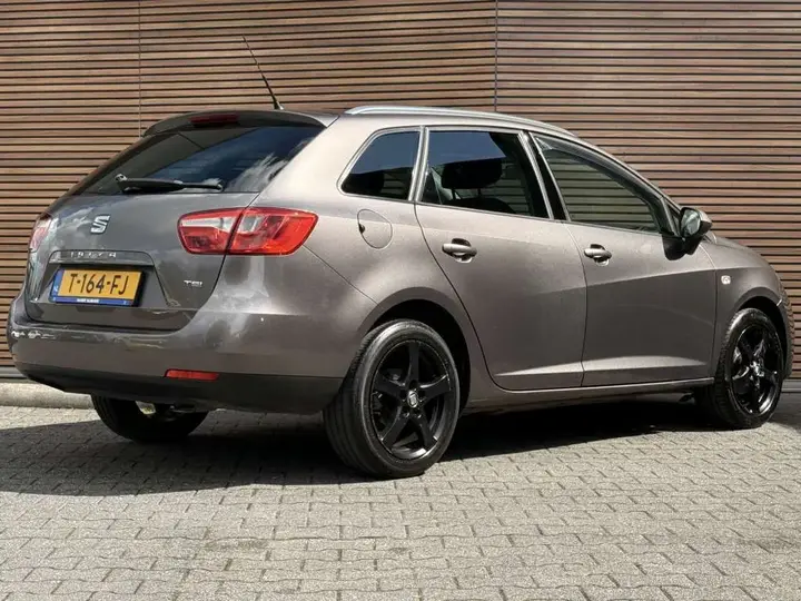 Seat Ibiza 2015 photo 3