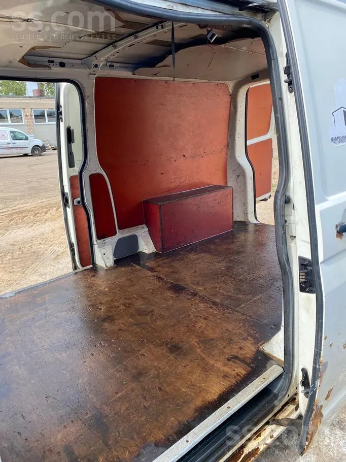 Volkswagen Transporter 2009 photo 3
