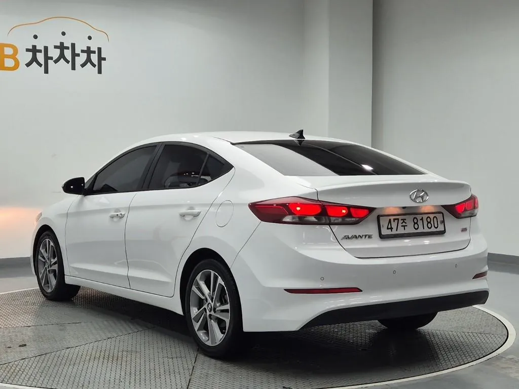 Hyundai Avante 2017 photo 2