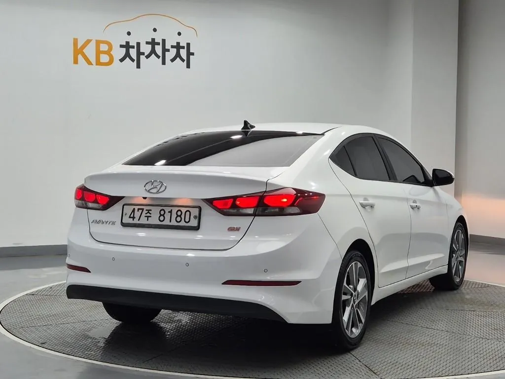 Hyundai Avante 2017 photo 3