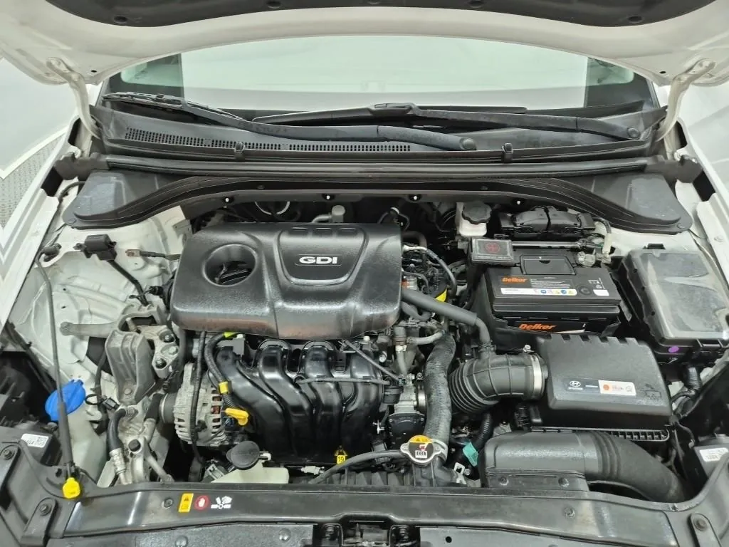 Hyundai Avante 2017 photo 5