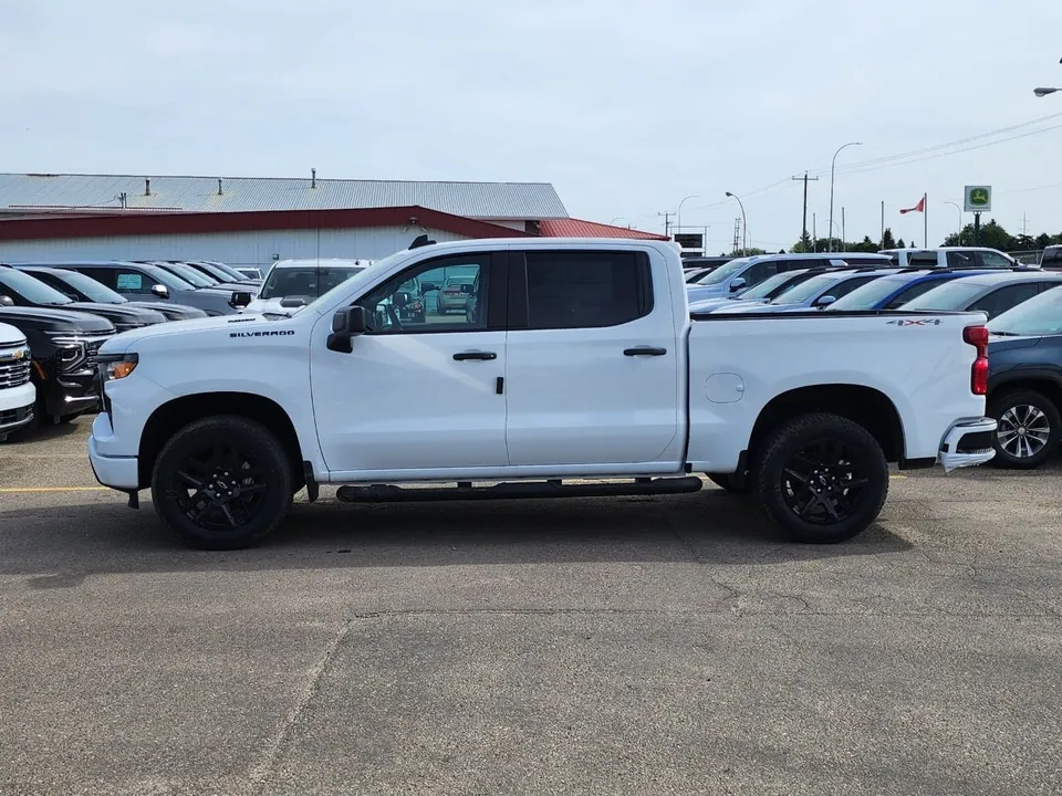 Chevrolet Silverado 1500 2026 photo 3