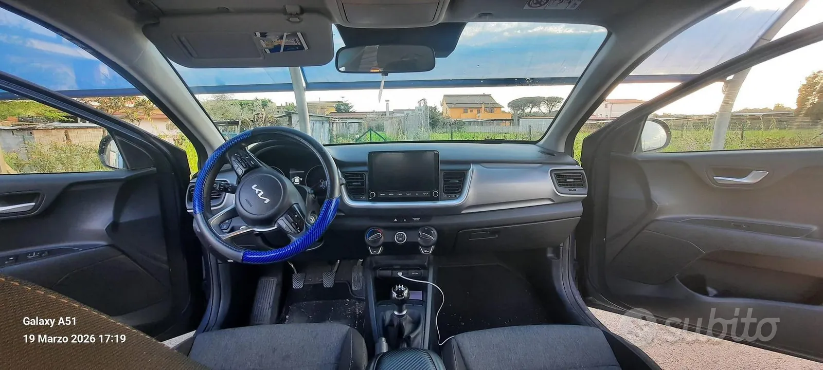 Kia Stonic 2023 photo 3