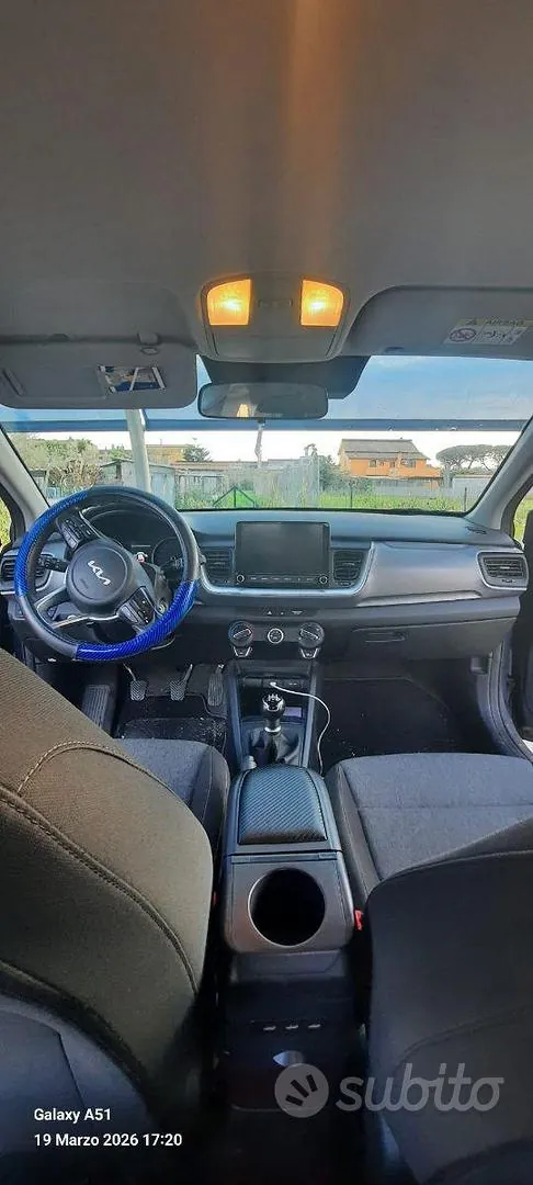Kia Stonic 2023 photo 4