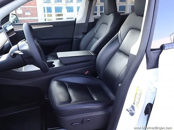 Tesla Model Y 2023 photo 5