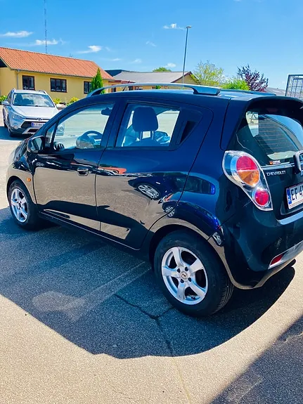 Chevrolet Spark 2011 photo 3