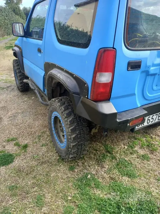 Suzuki Jimny 2000 photo 4