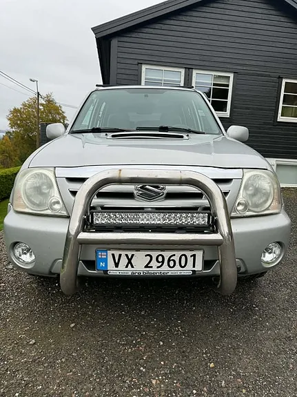 Suzuki Xl7 2004 photo 4