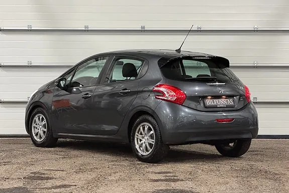 Peugeot 208 2014 photo 3