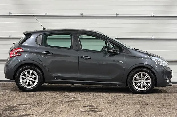 Peugeot 208 2014 photo 2