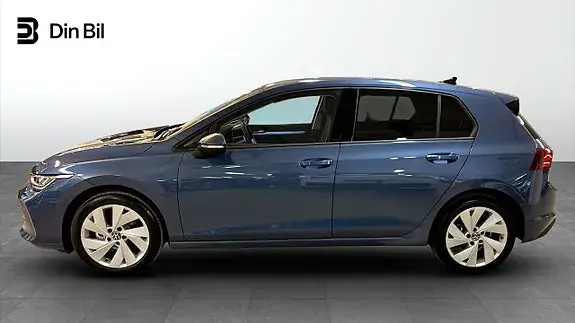 Volkswagen Golf I 2026 photo 2