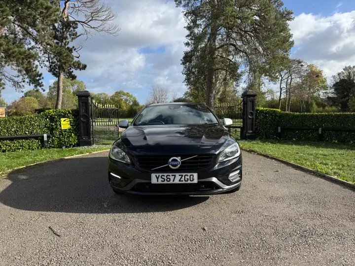 Volvo V60 2017 photo 2