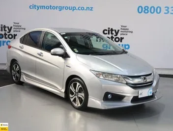 Honda Grace 2015 photo 2