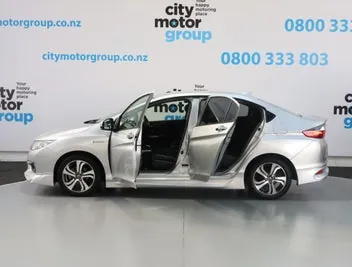 Honda Grace 2015 photo 4
