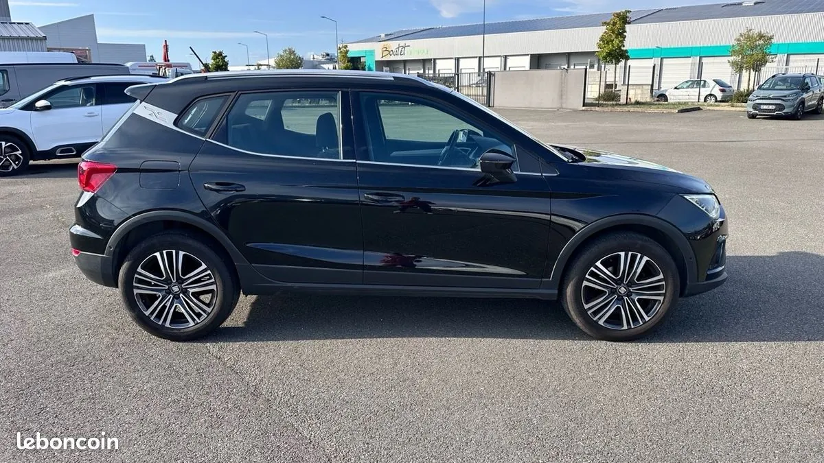 Seat Arona 2019 photo 4
