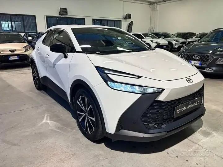 Toyota C-Hr 2024 photo 3