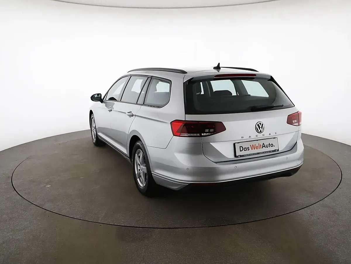 Volkswagen Passat 2020 photo 2