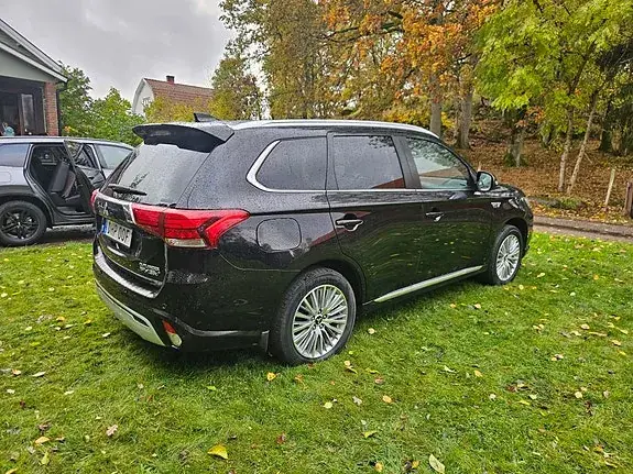 Mitsubishi Outlander 2019 photo 2