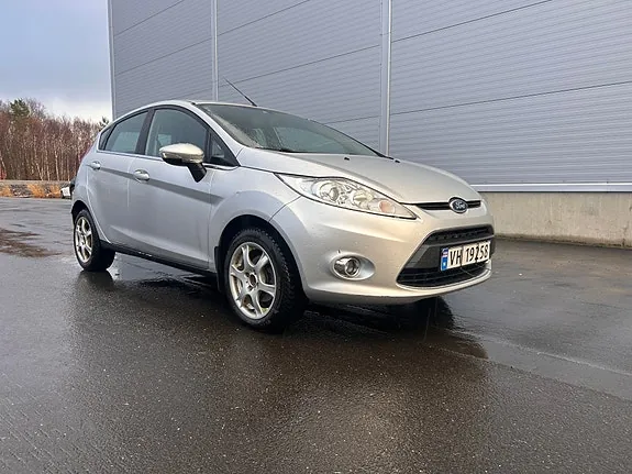 Ford Fiesta 2009 photo 2