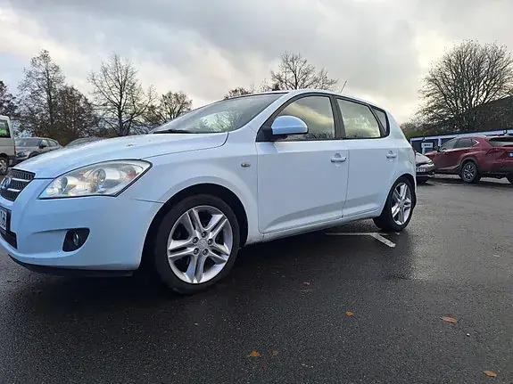 Kia Ceed 2009 photo 2