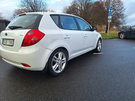 Kia Ceed 2009 photo 5