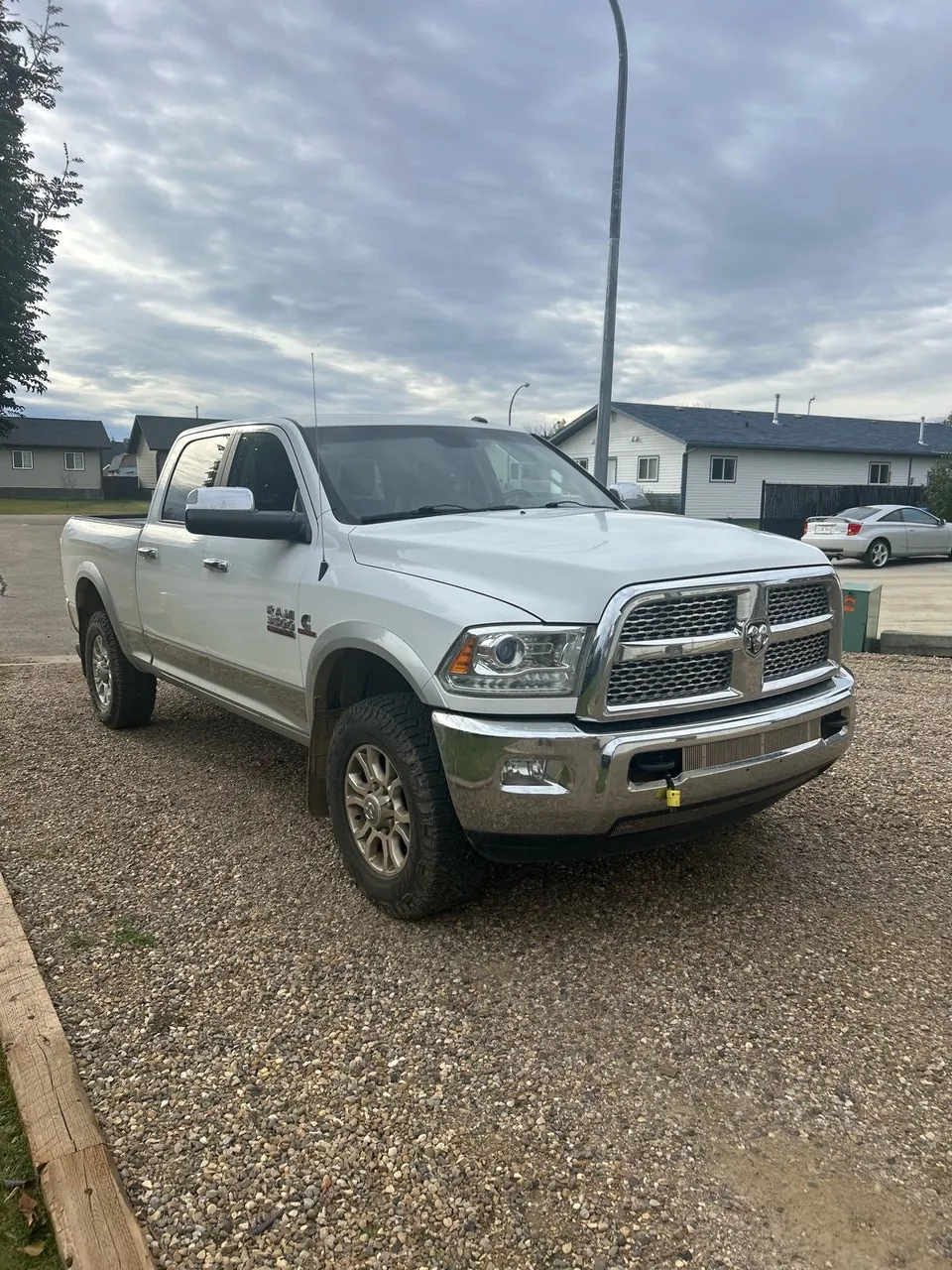 Ram 3500 Laramie 2014 photo 2