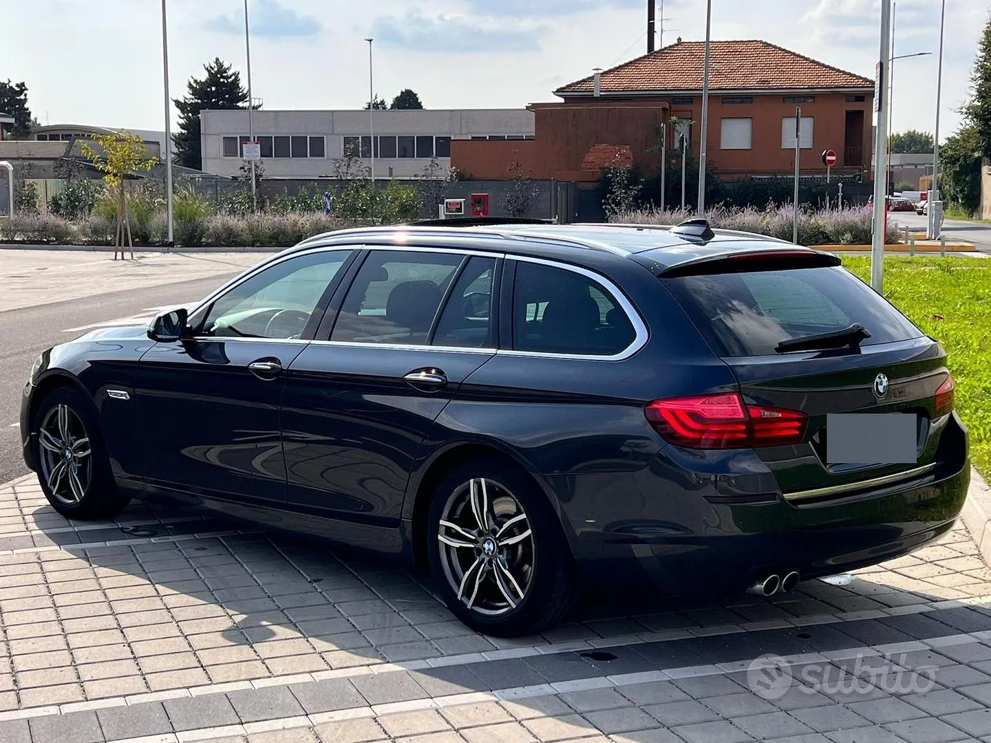 BMW 5 Series 2015 photo 2