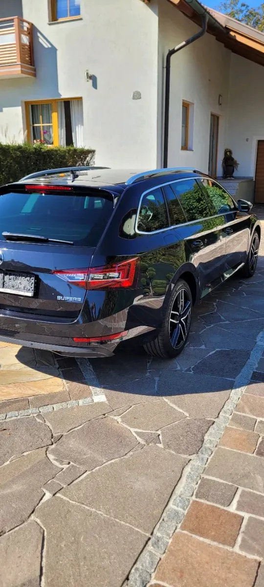 Skoda Superb 2018 photo 2