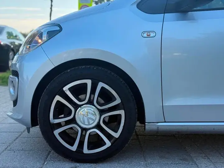 Volkswagen Up 2012 photo 3