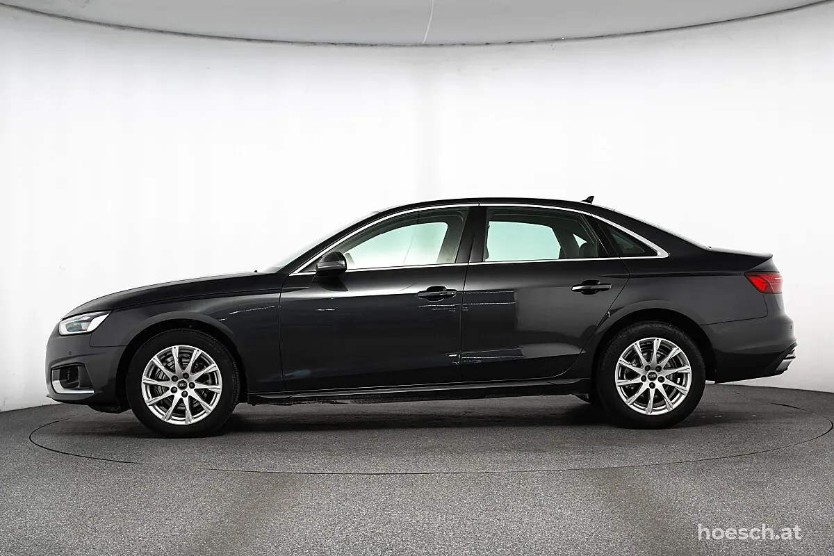 Audi A4 2022 photo 3
