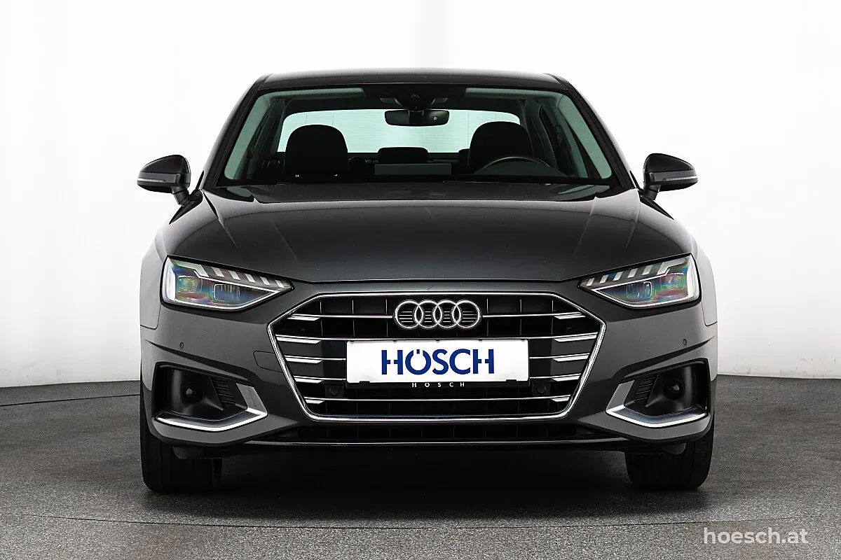 Audi A4 2022 photo 2