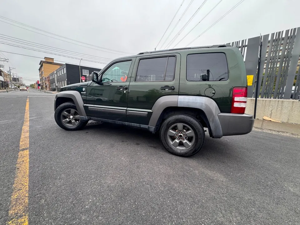 Jeep Liberty 2011 photo 2