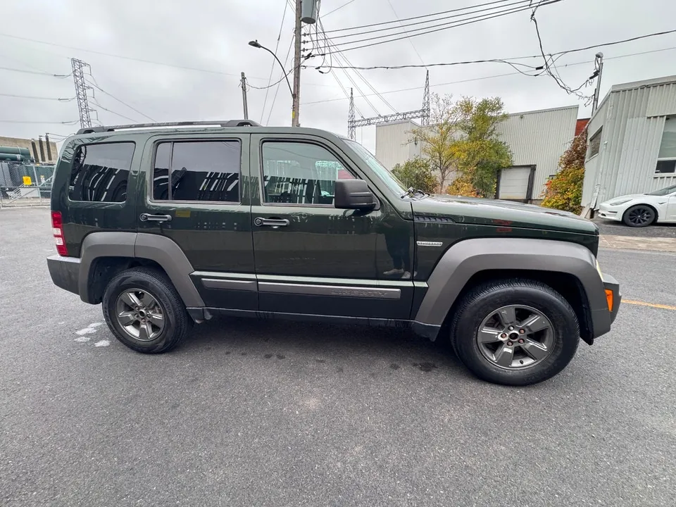 Jeep Liberty 2011 photo 4