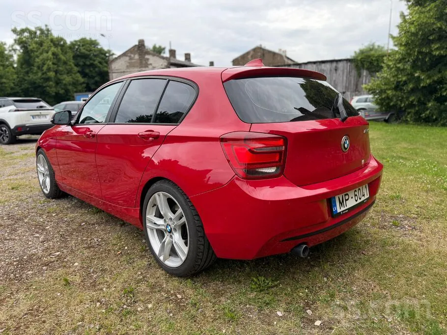 BMW 118D 2011 photo 2