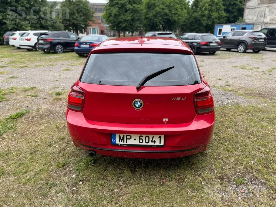 BMW 118D 2011 photo 3