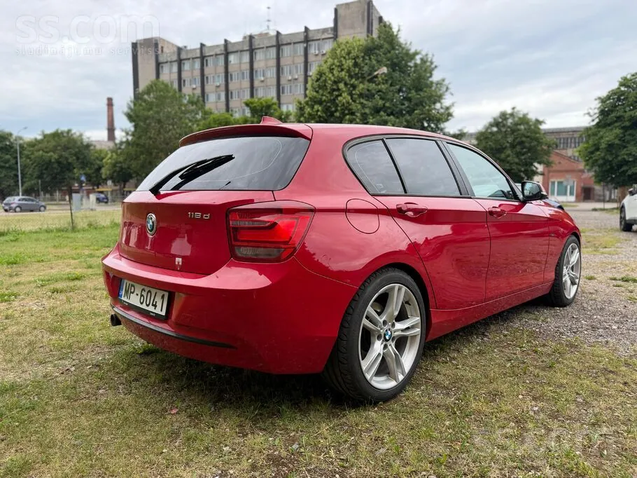 BMW 118D 2011 photo 4