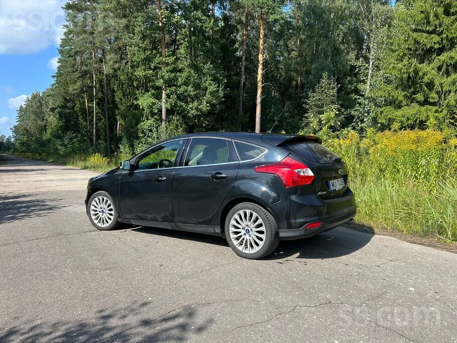 Ford Focus 2013 photo 2