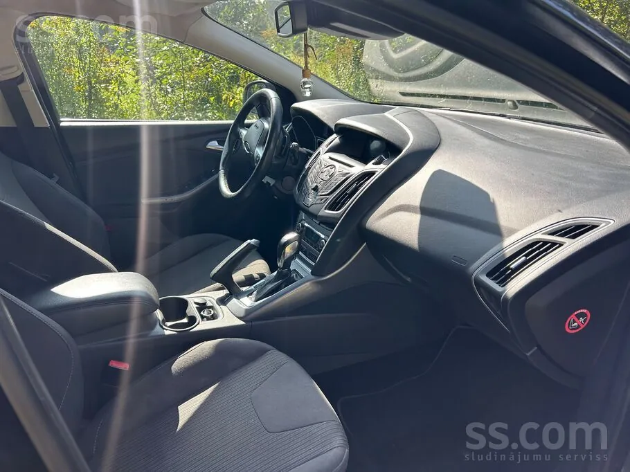 Ford Focus 2013 photo 3