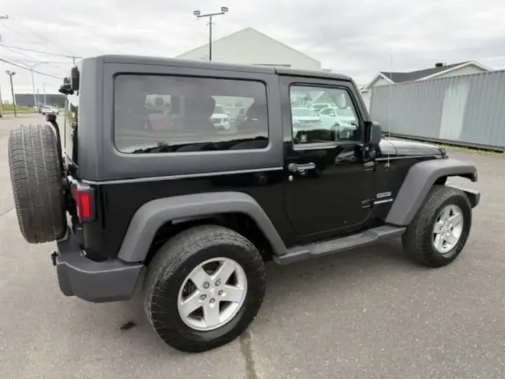 Jeep Wrangler 2012 photo 4