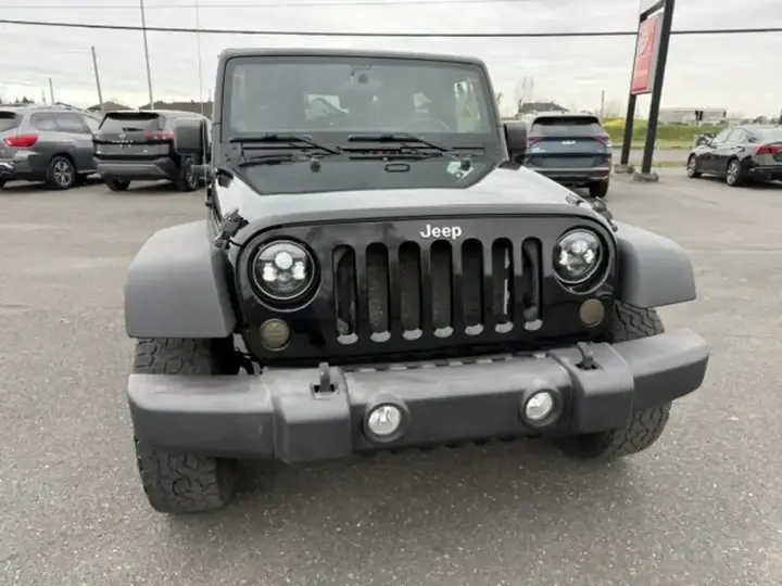 Jeep Wrangler 2012 photo 2