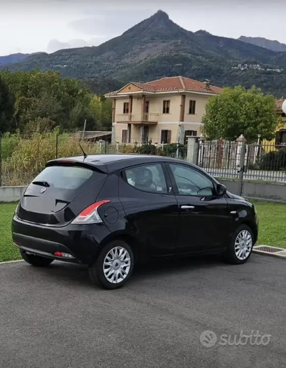 Lancia Ypsilon 2011 photo 4