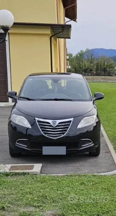 Lancia Ypsilon 2011 photo 2