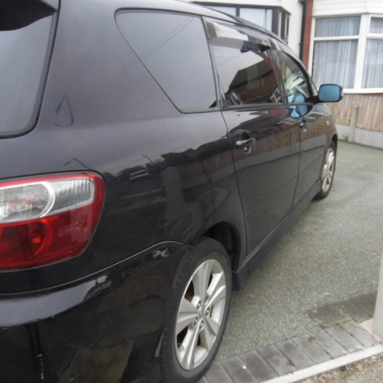 Toyota Ipsum 2004 photo 4