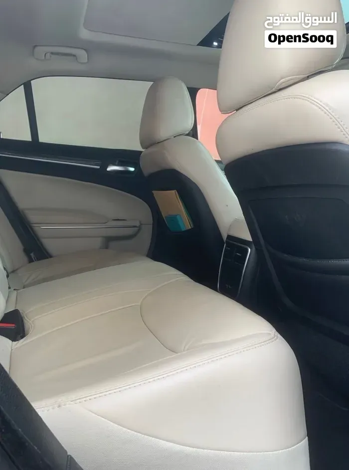 Chrysler 300 2016 photo 2
