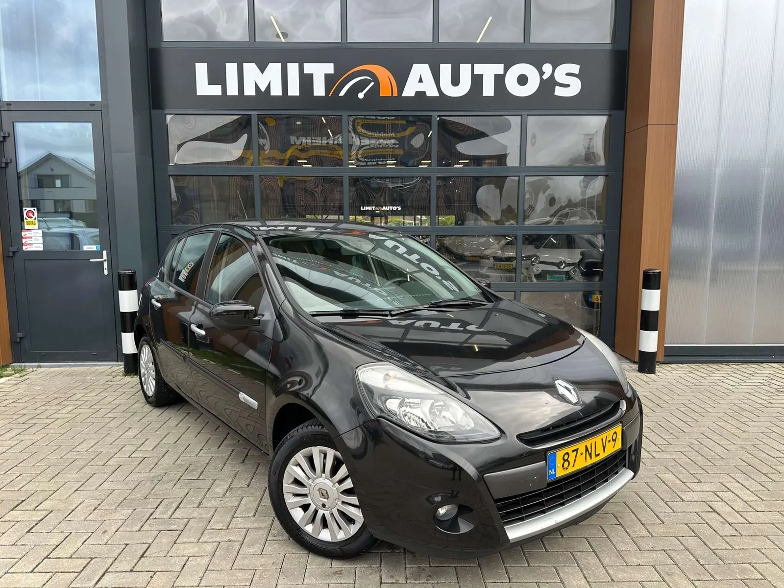 Renault Clio 2010 photo 4