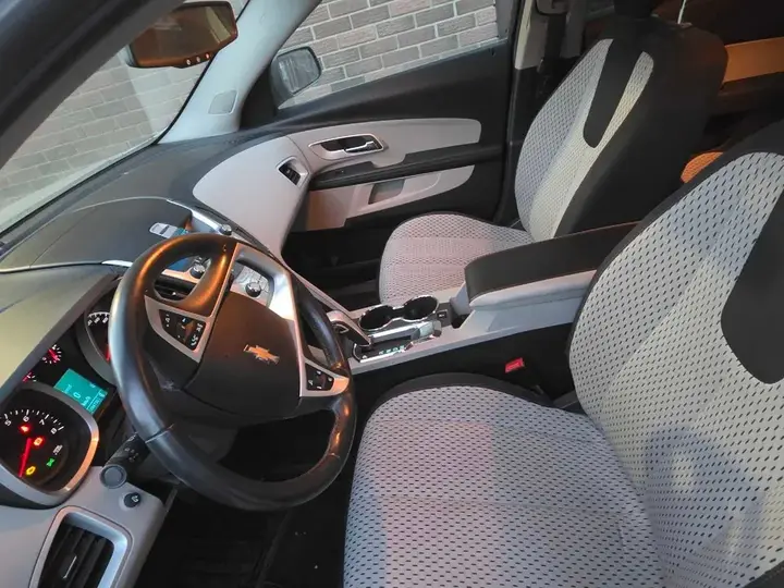 Chevrolet Equinox 2011 photo 4