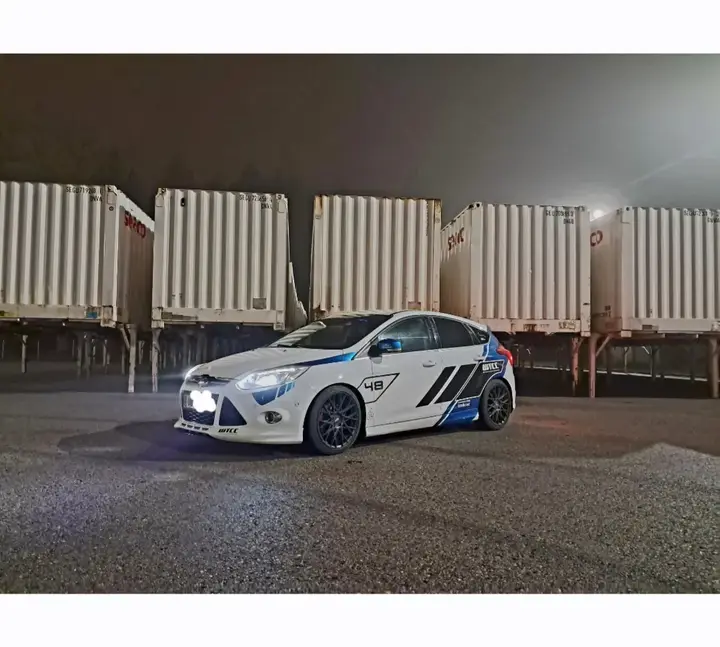 Ford Focus 2013 photo 2