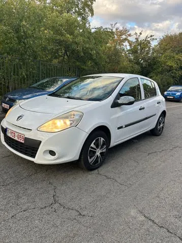 Renault Clio 2000 photo 3