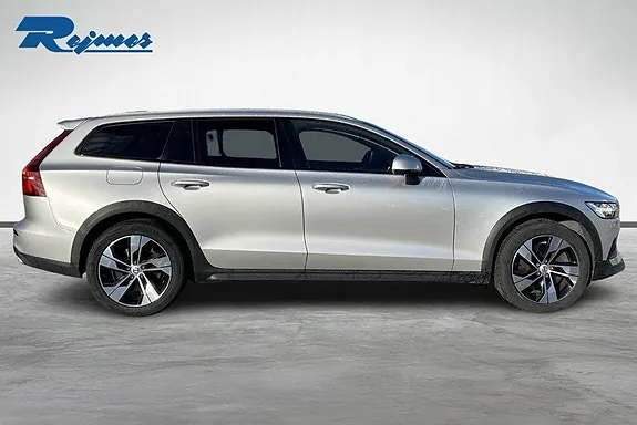 Volvo V60 Cross Country 2022 photo 4