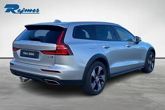 Volvo V60 Cross Country 2022 photo 2